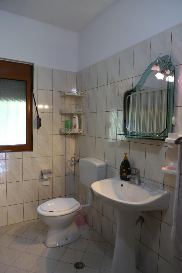 Guest House Bumbli بيرات المظهر الخارجي الصورة