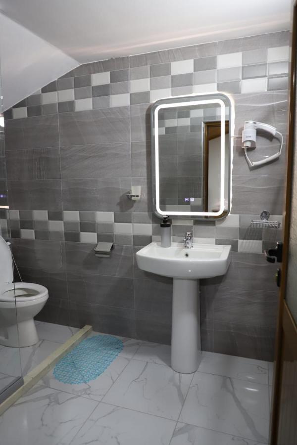 Guest House Bumbli بيرات المظهر الخارجي الصورة