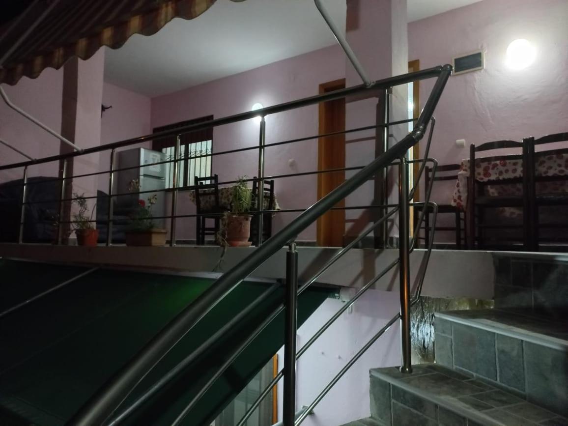 Guest House Bumbli بيرات الغرفة الصورة