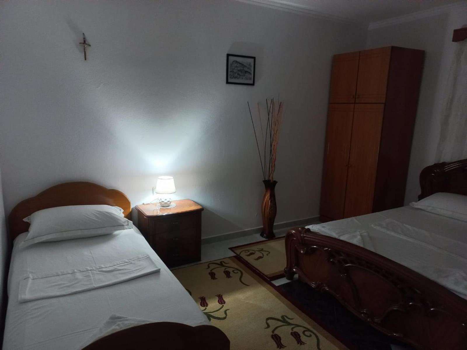 Guest House Bumbli بيرات الغرفة الصورة