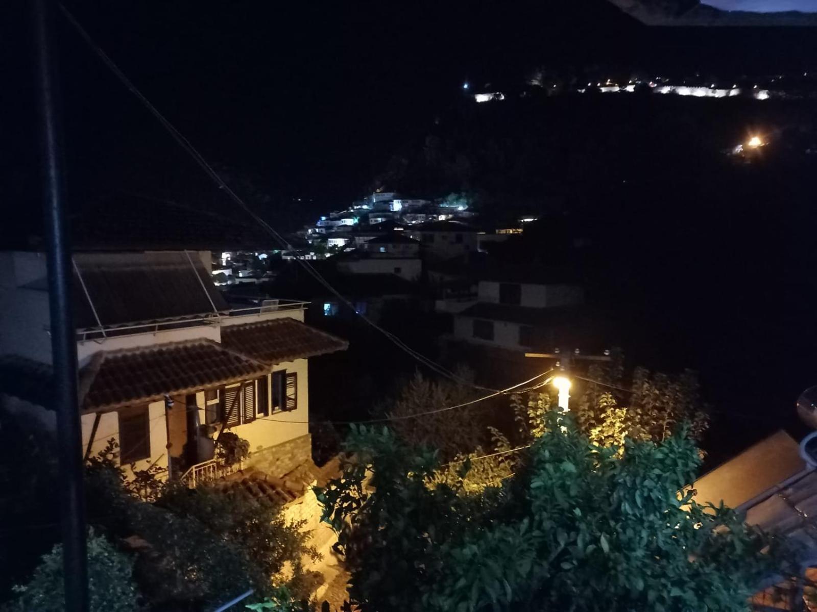 Guest House Bumbli بيرات الغرفة الصورة