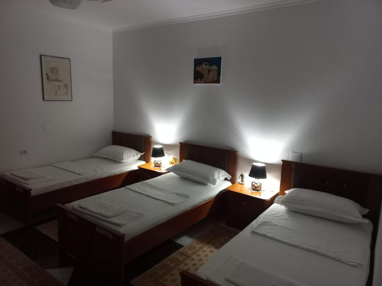 Guest House Bumbli بيرات الغرفة الصورة