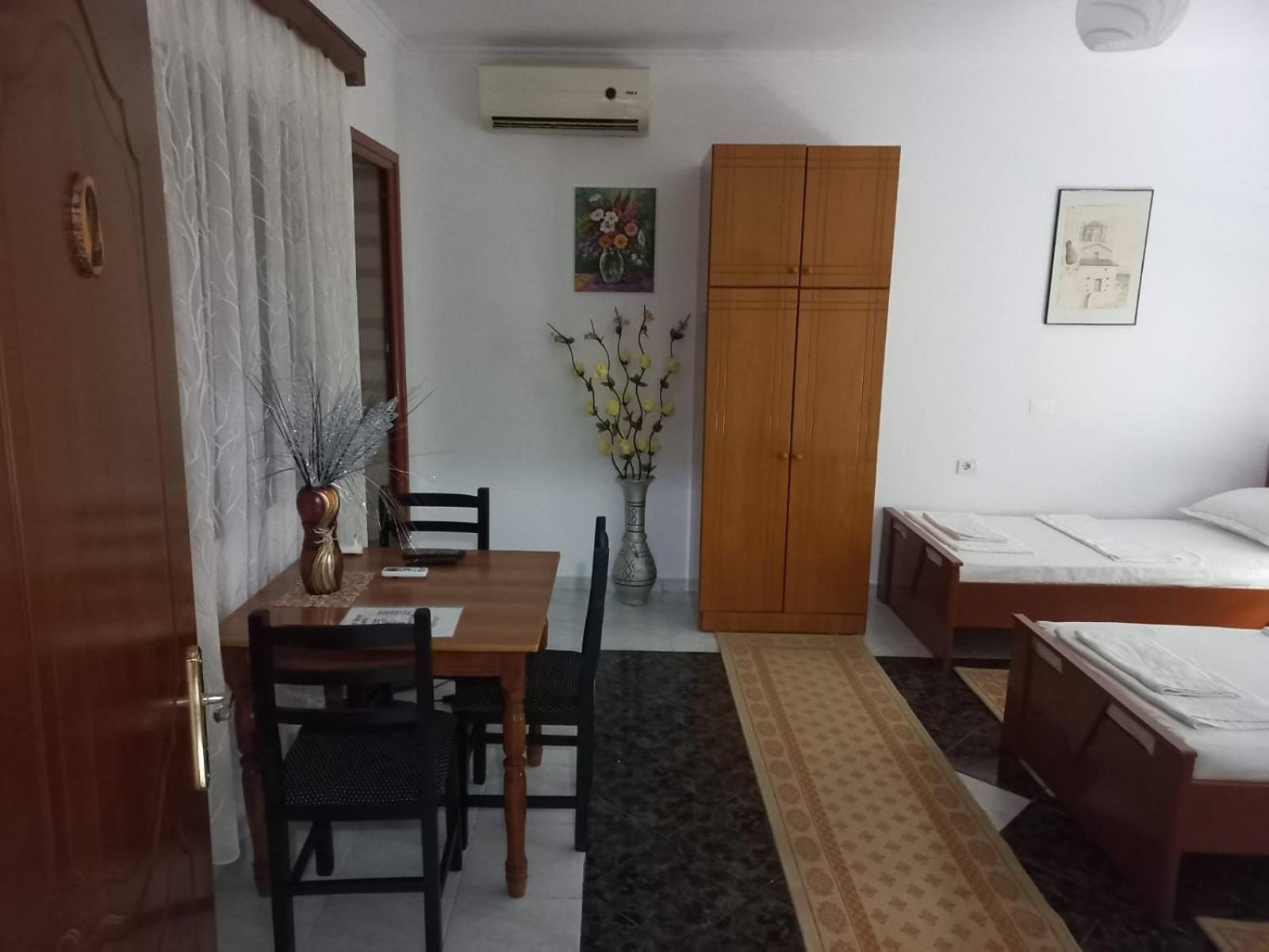 Guest House Bumbli بيرات الغرفة الصورة