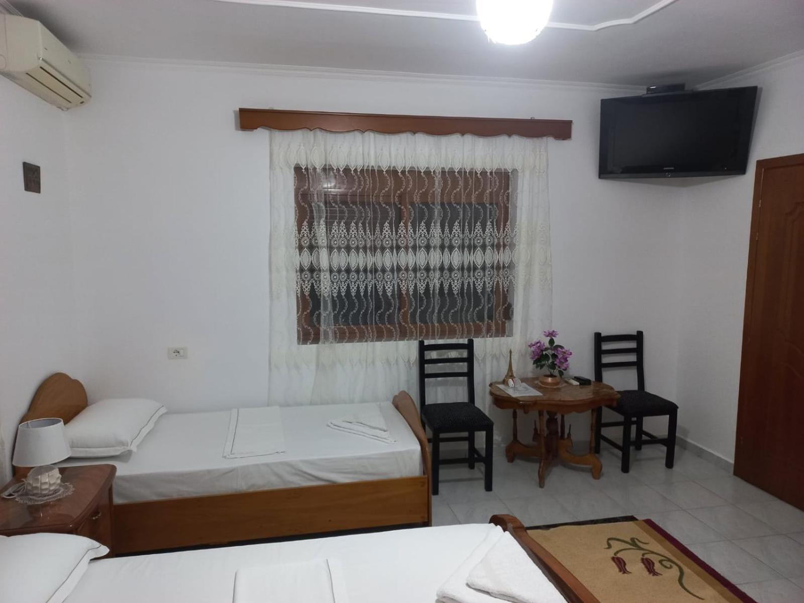 Guest House Bumbli بيرات الغرفة الصورة