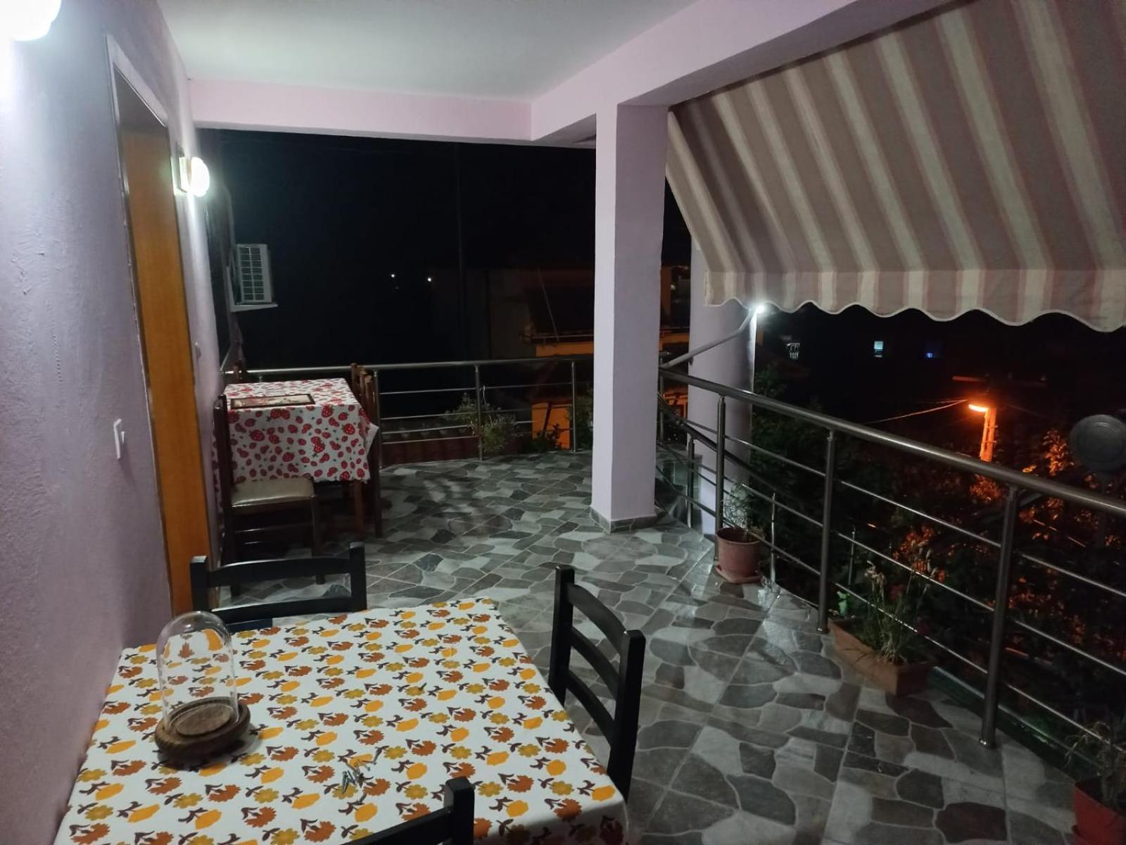 Guest House Bumbli بيرات الغرفة الصورة